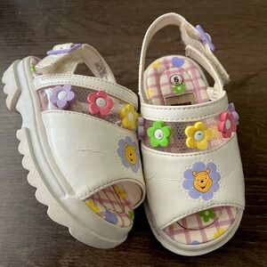 Vintage winnie the Pooh sandals